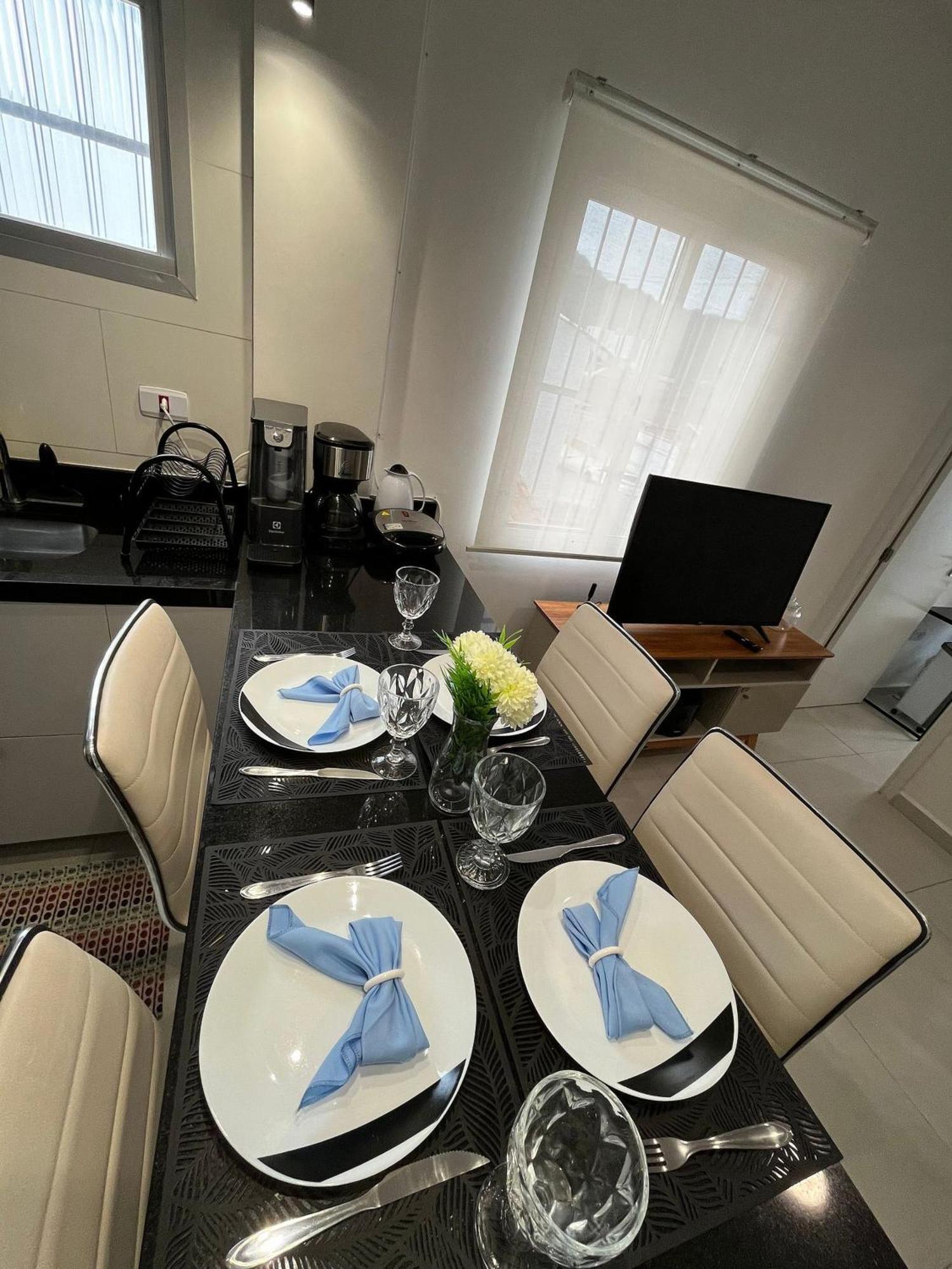 Canto Forte- Suite C/Varanda - Ate 5 Hospedes- Garagem - Wi Fi E 200 Metros Da Praia, 50 Metros Da Av Gastronomica Da Pg Πράια Γκράντε Εξωτερικό φωτογραφία